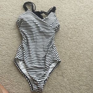 Kona Sol medium bathing suit
